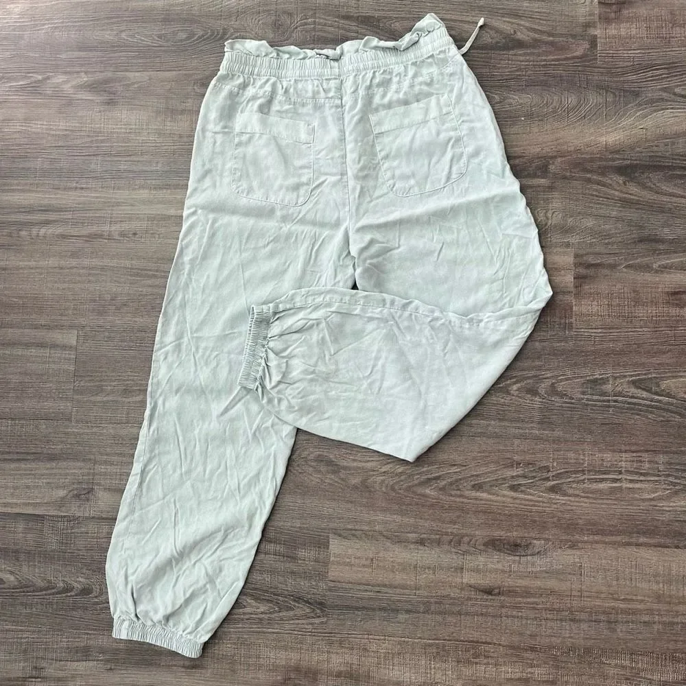 Cloth and Stone Smocked Paperbag Tie Waist Joggers Size M Women’s - Picture 15 of 15